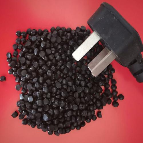 黑色亮面pvc原料 35p注塑插头料 高流动 阻燃欧盟环保pvc塑胶颗粒